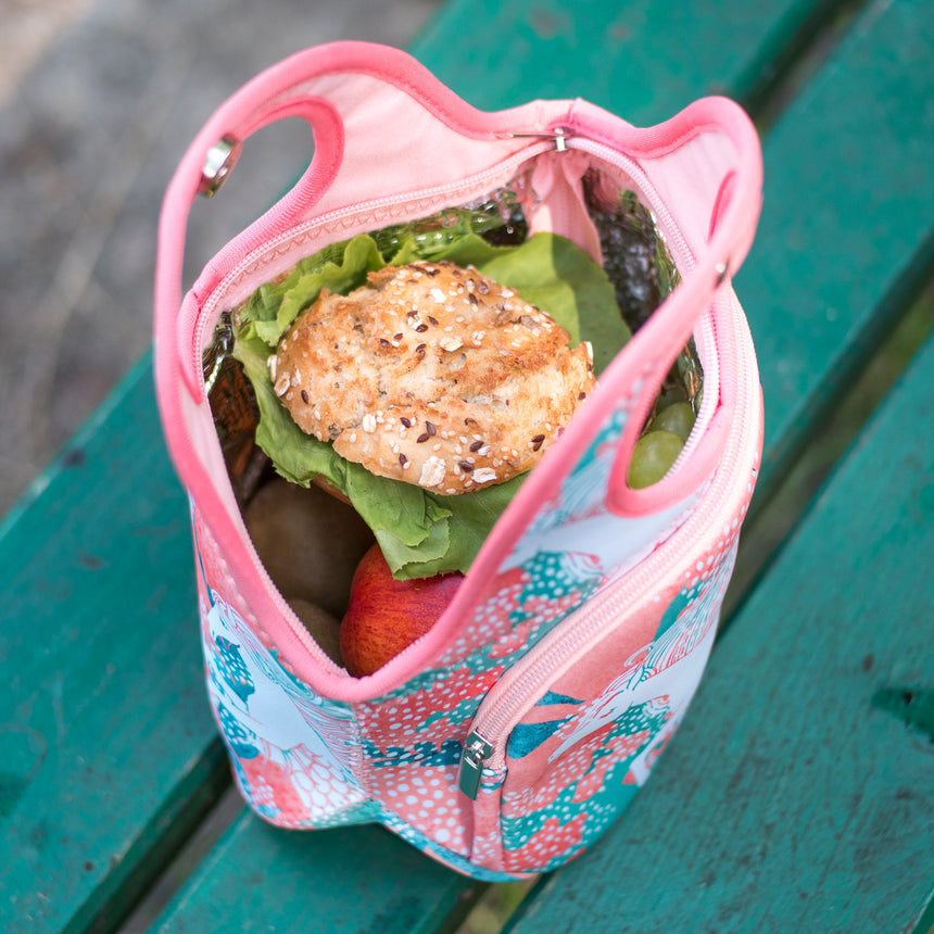 Lunch Tote with a Front Pocket