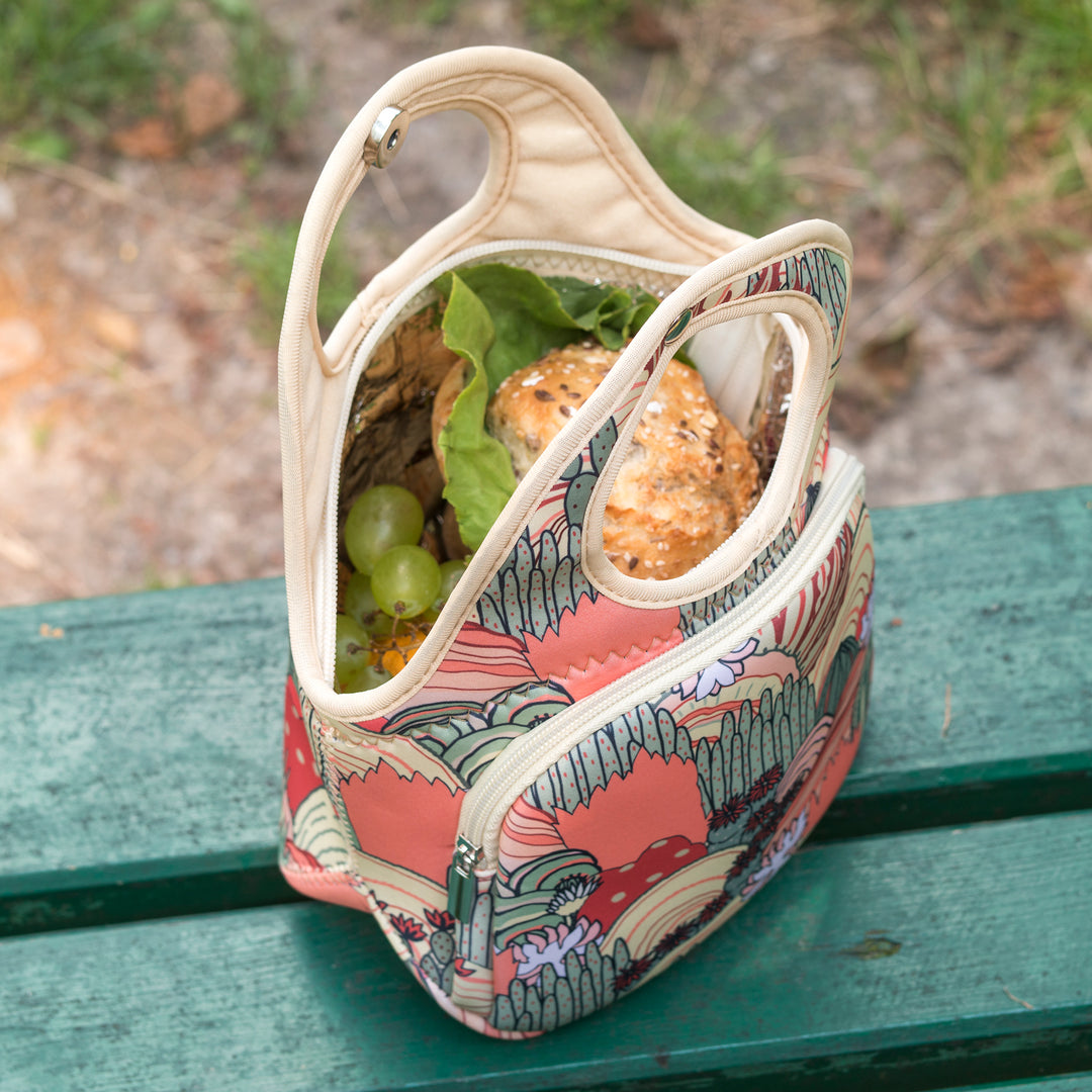 Lunch Tote with a Front Pocket